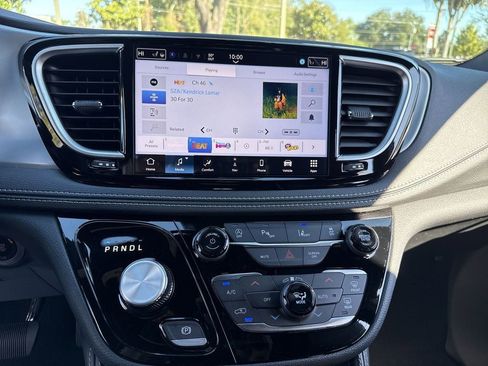 New 2026 Chrysler Pacifica Limited w/ S Appearance Package image 23