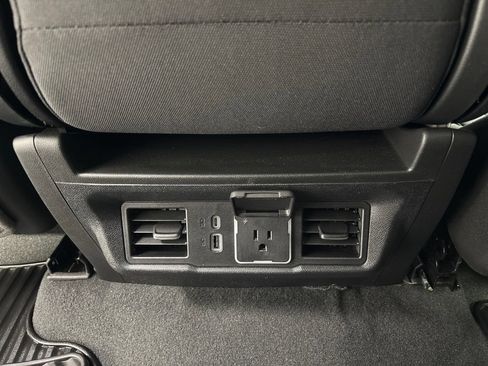 Used 2024 Chevrolet Silverado 1500 LT AWD/4WD image 33