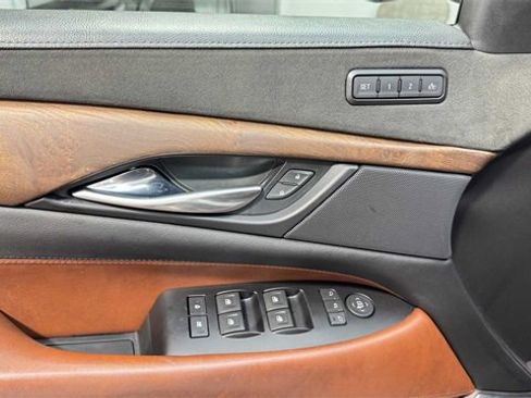 Used 2018 Cadillac Escalade ESV Premium Luxury image 23