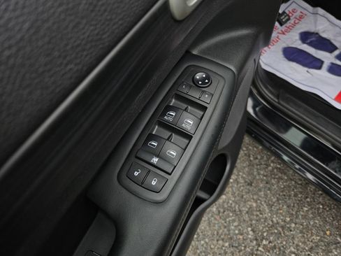Used 2021 Jeep Grand Cherokee Laredo X AWD/4WD image 15