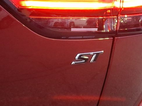 Certified 2023 Buick Envision Essence w/ Sport Touring Package image 31