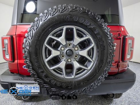 Used 2025 Ford Bronco Badlands AWD/4WD image 52