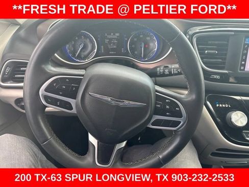 Used 2022 Chrysler Voyager LX FWD image 16