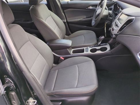 Certified 2018 Chevrolet Cruze LS image 25