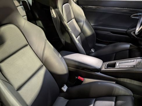 Certified 2019 Porsche 911 Turbo S AWD/4WD image 30