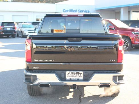 Used 2022 Chevrolet Silverado 1500 LTZ AWD/4WD image 6