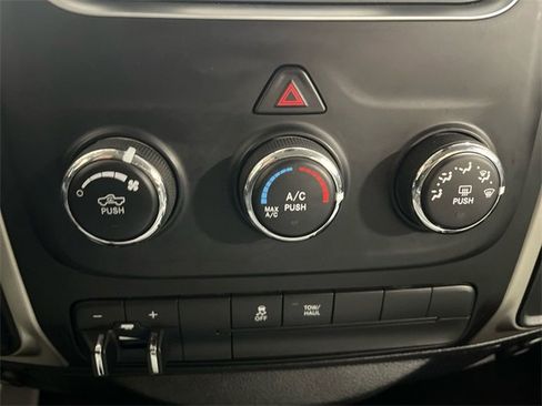 Used 2015 RAM 2500 SLT image 17