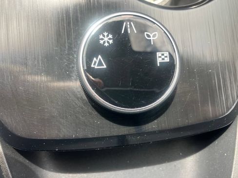 Used 2025 Nissan Rogue SV AWD/4WD image 10