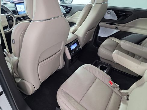 Used 2024 Lincoln Aviator Reserve w/ Equipment Group 201A image 16