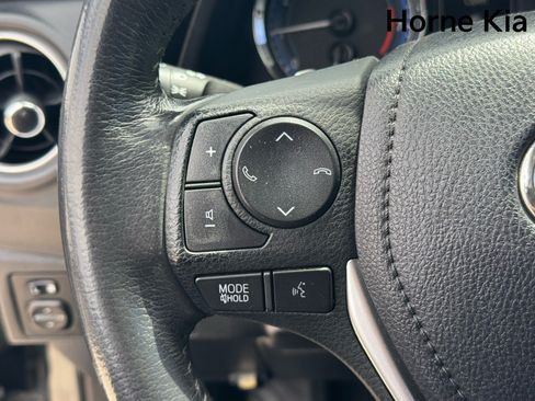 Used 2018 Toyota Corolla SE w/ Carpet Mat Package (TMS) FWD image 18