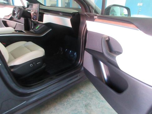 Used 2023 Tesla Model X AWD/4WD image 22