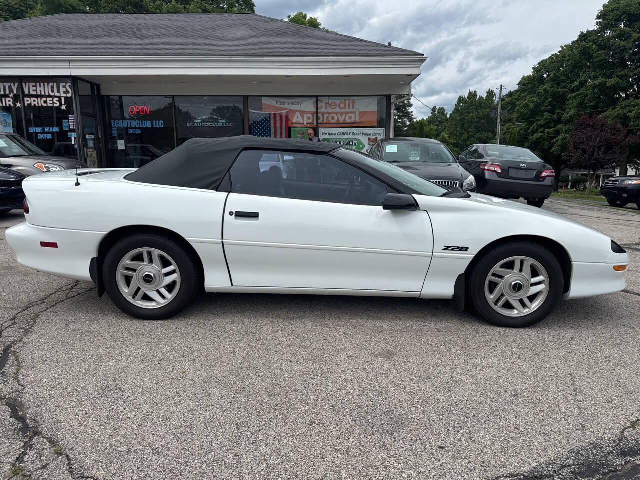 Used 1994 Chevrolet Camaro Z28 RWD image 9