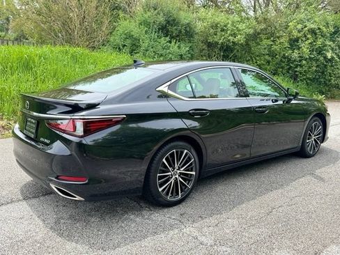 Used 2024 Lexus ES 350 w/ Premium Package FWD image 5