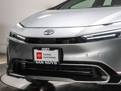 Certified 2023 Toyota Prius XLE FWD image 9