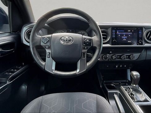 Used 2019 Toyota Tacoma TRD Off-Road image 9