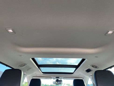 Used 2024 Chrysler Pacifica Limited image 20