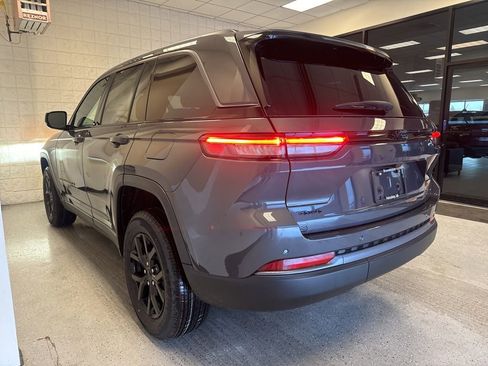 New 2026 Jeep Grand Cherokee Altitude AWD/4WD image 15