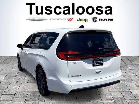 New 2026 Chrysler Pacifica Select FWD image 5