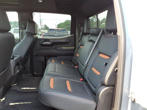Used 2024 GMC Sierra 1500 AT4 w/ Technology Package AWD/4WD image 23
