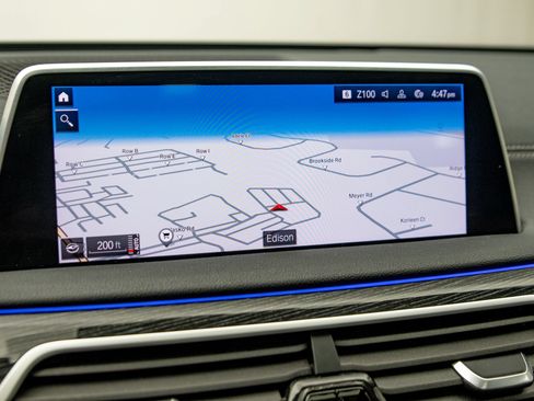 Used 2020 BMW 740i xDrive AWD/4WD image 12