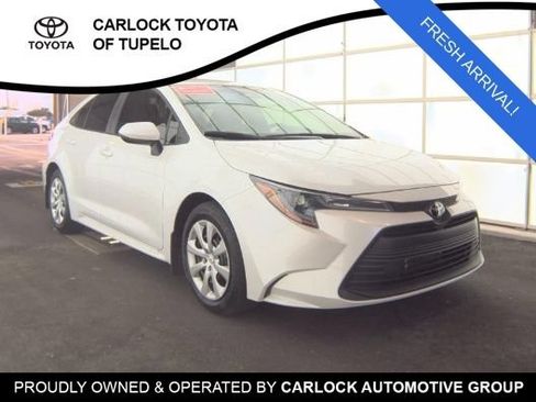 Used 2026 Toyota Corolla LE FWD image 3