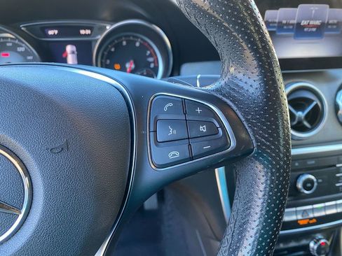 Used 2019 Mercedes-Benz GLA 250 4MATIC image 17