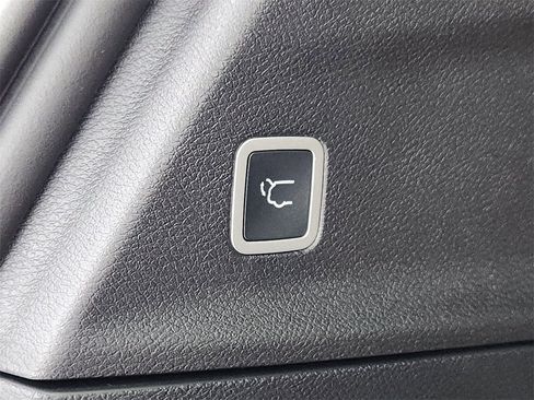 New 2026 Chrysler Pacifica Pinnacle image 10