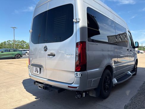 Used 2019 Mercedes-Benz Sprinter 144 image 8