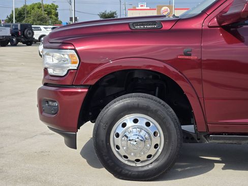 Used 2022 RAM 3500 Laramie AWD/4WD image 9