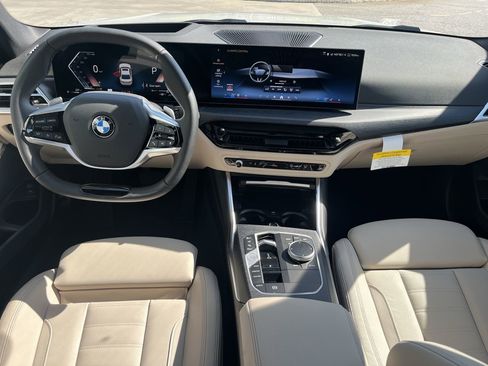 Certified 2025 BMW 330i Sedan w/ Premium Package image 28