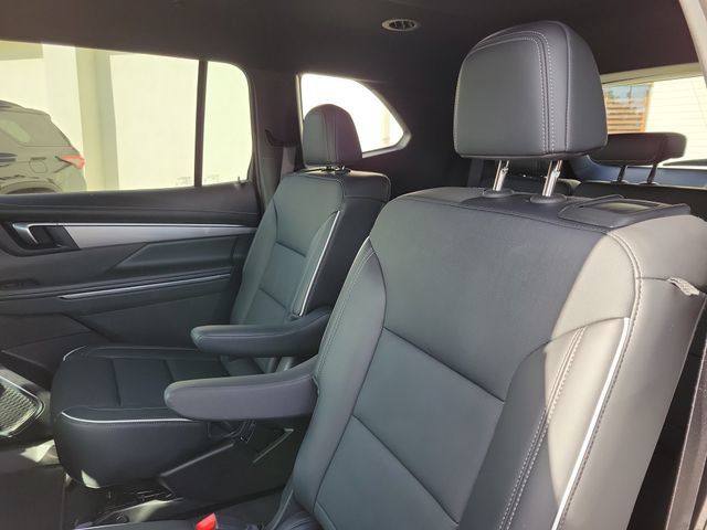 Used 2025 Buick Enclave Preferred FWD image 11