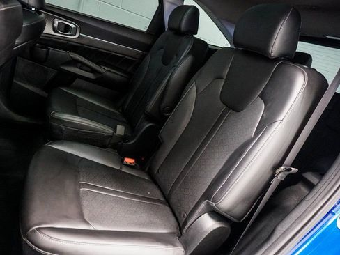Used 2023 Kia Sorento SX image 9