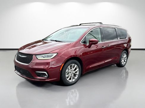 Used 2021 Chrysler Pacifica Touring-L w/ Premium & Safety Sphere Group FWD image 7