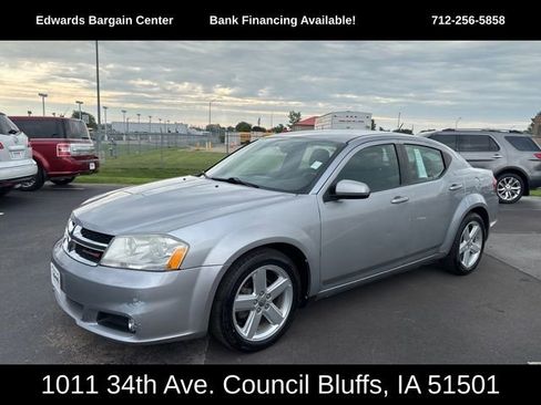 Used 2013 Dodge Avenger SXT image 4