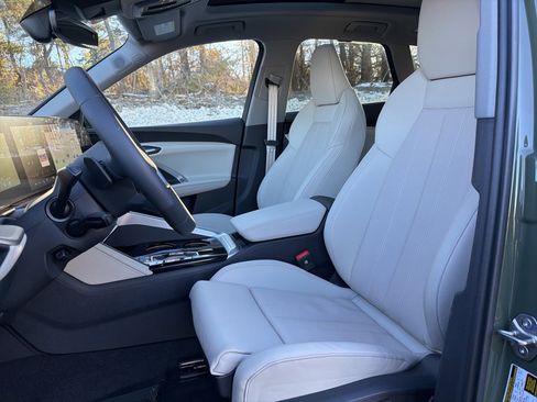 Certified 2025 Audi Q5 Prestige image 8