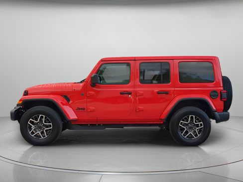 Used 2026 Jeep Wrangler Unlimited Sahara AWD/4WD image 43
