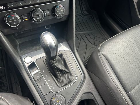 Used 2021 Volkswagen Tiguan S image 20