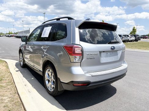 Used 2018 Subaru Forester 2.5i Touring AWD/4WD image 6