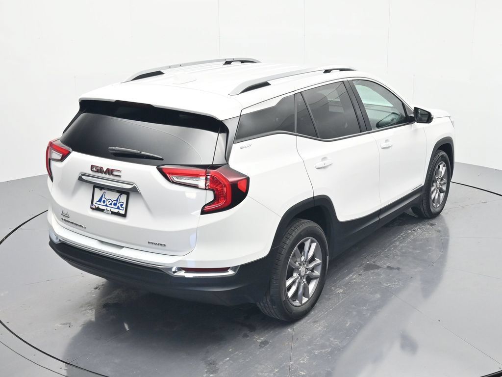 Used 2024 GMC Terrain SLT AWD/4WD image 32