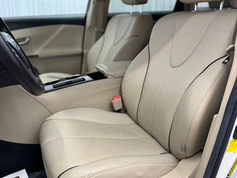 Used 2013 Toyota Venza XLE FWD image 10