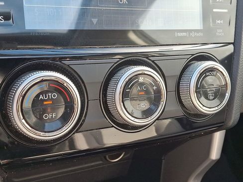 Used 2017 Subaru Forester 2.5i Premium w/ All-Weather Package image 17