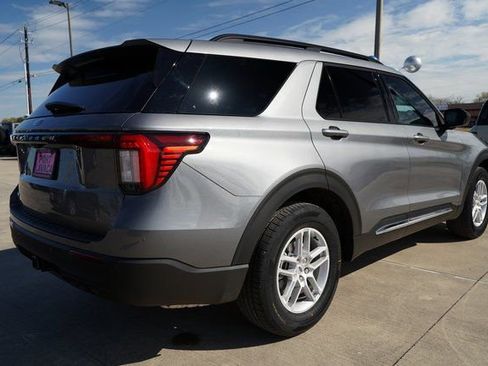 New 2025 Ford Explorer Active image 8
