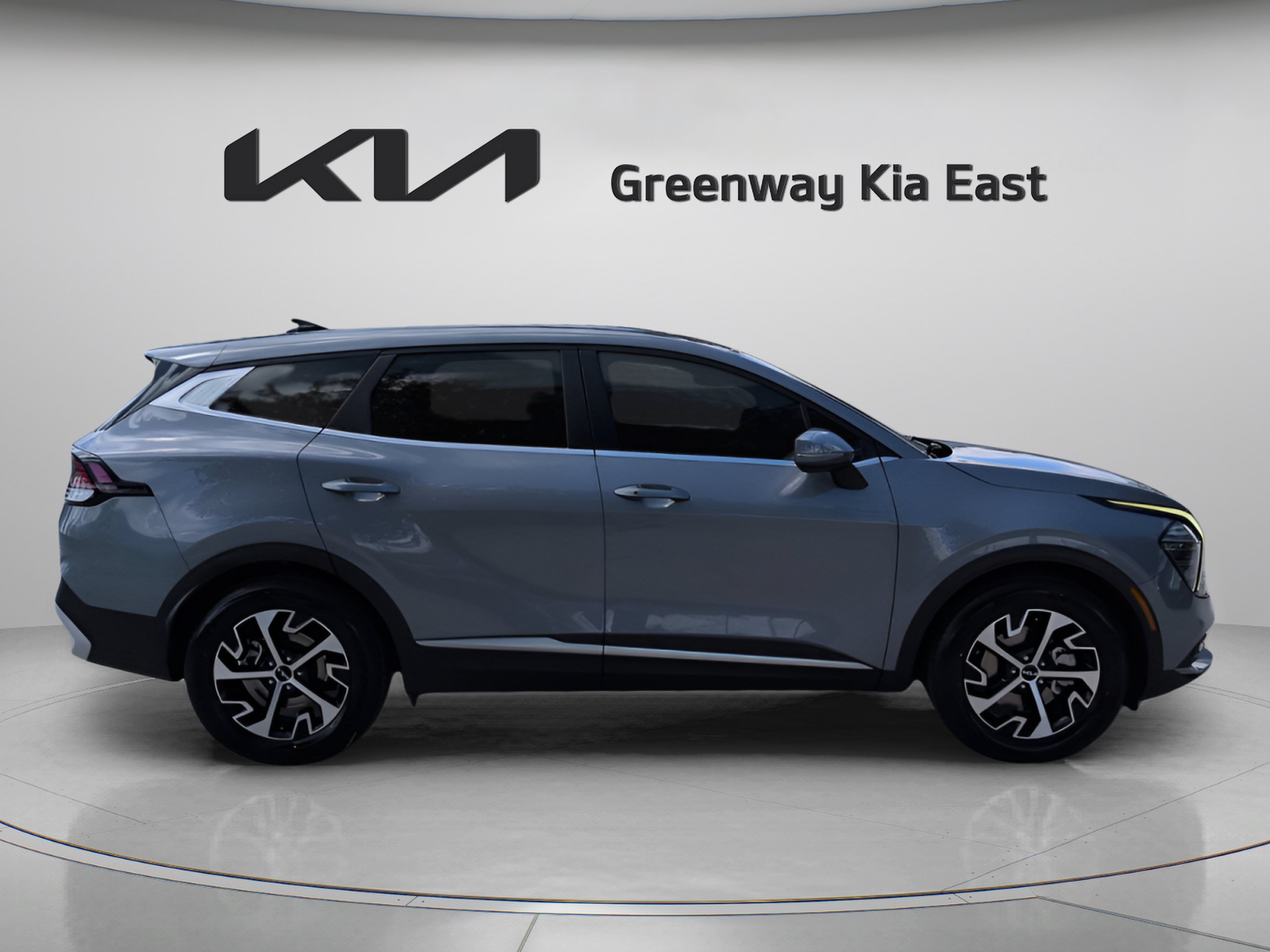 Used 2024 Kia Sportage EX FWD image 5