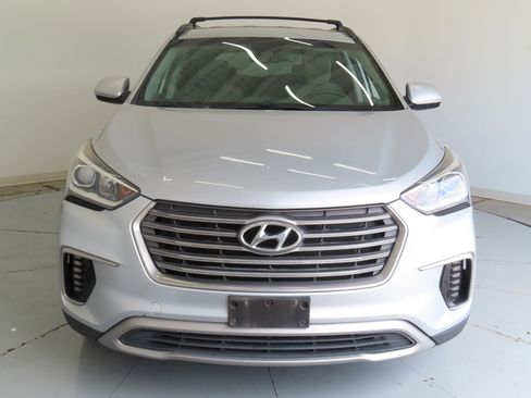 Used 2017 Hyundai Santa Fe SE FWD image 7