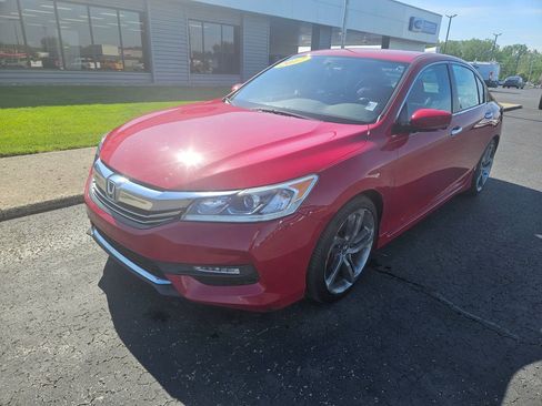 Used 2017 Honda Accord Sport Special Edition image 2