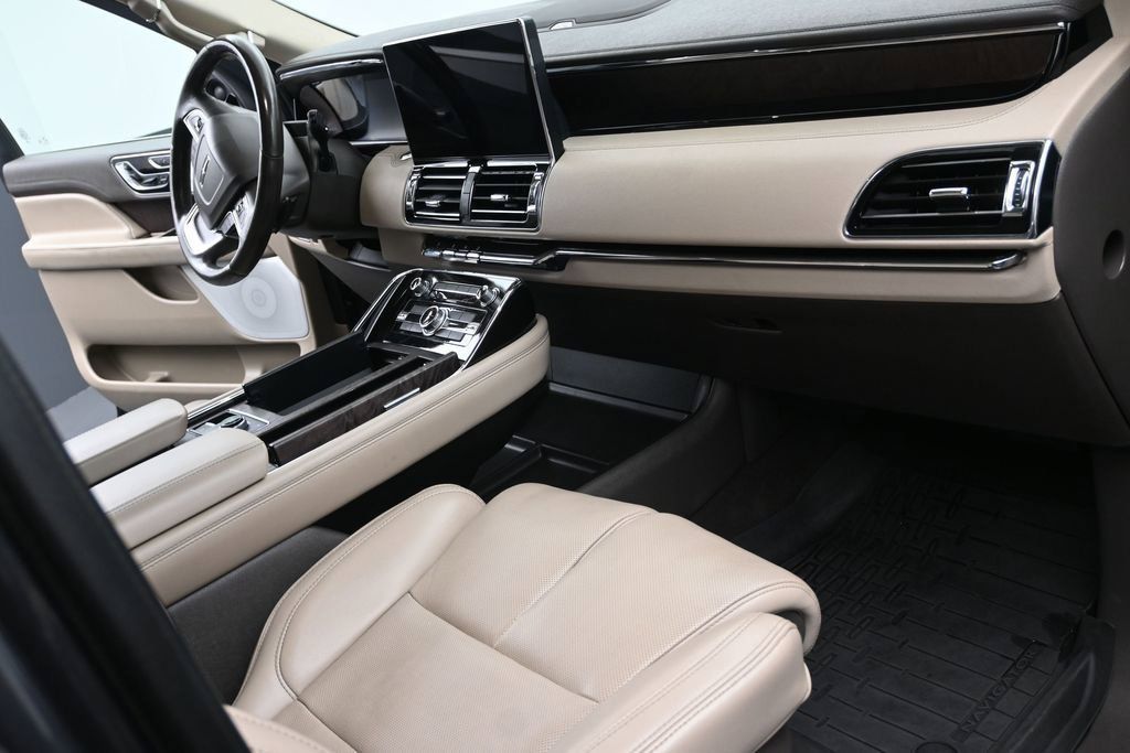 Used 2022 Lincoln Navigator L Reserve AWD/4WD image 21