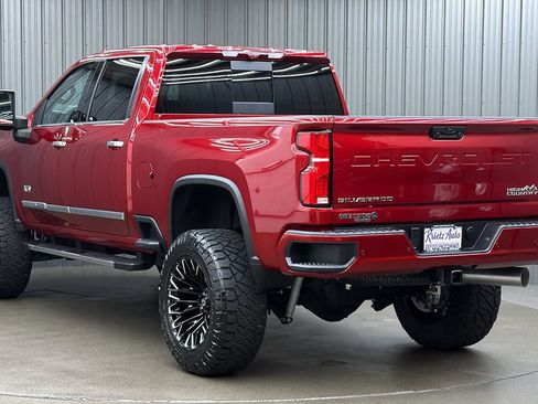 Used 2026 Chevrolet Silverado 2500 High Country w/ High Country Premium Package AWD/4WD image 3