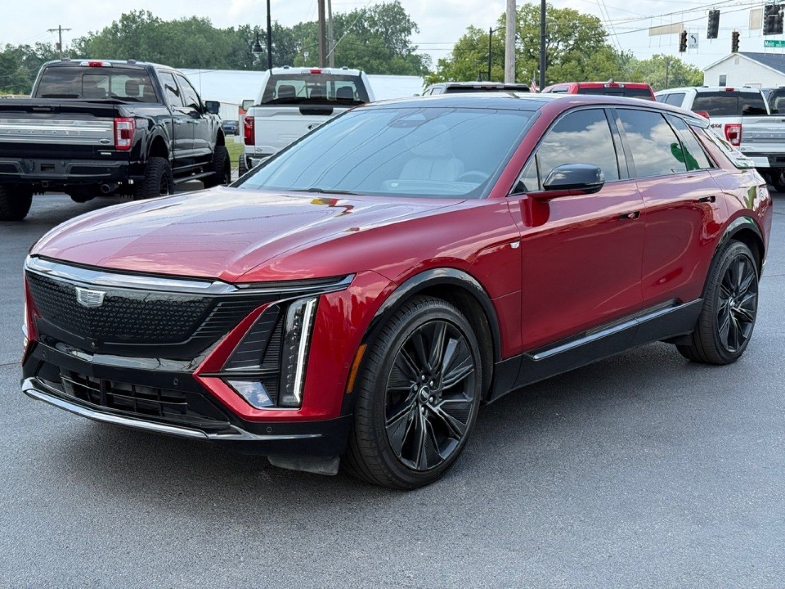 Used 2024 Cadillac Lyriq Sport AWD/4WD image 4