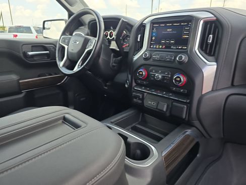 Used 2021 Chevrolet Silverado 1500 LT Trail Boss w/ Convenience Package II AWD/4WD image 17