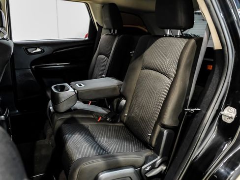 Used 2017 Dodge Journey SE image 40